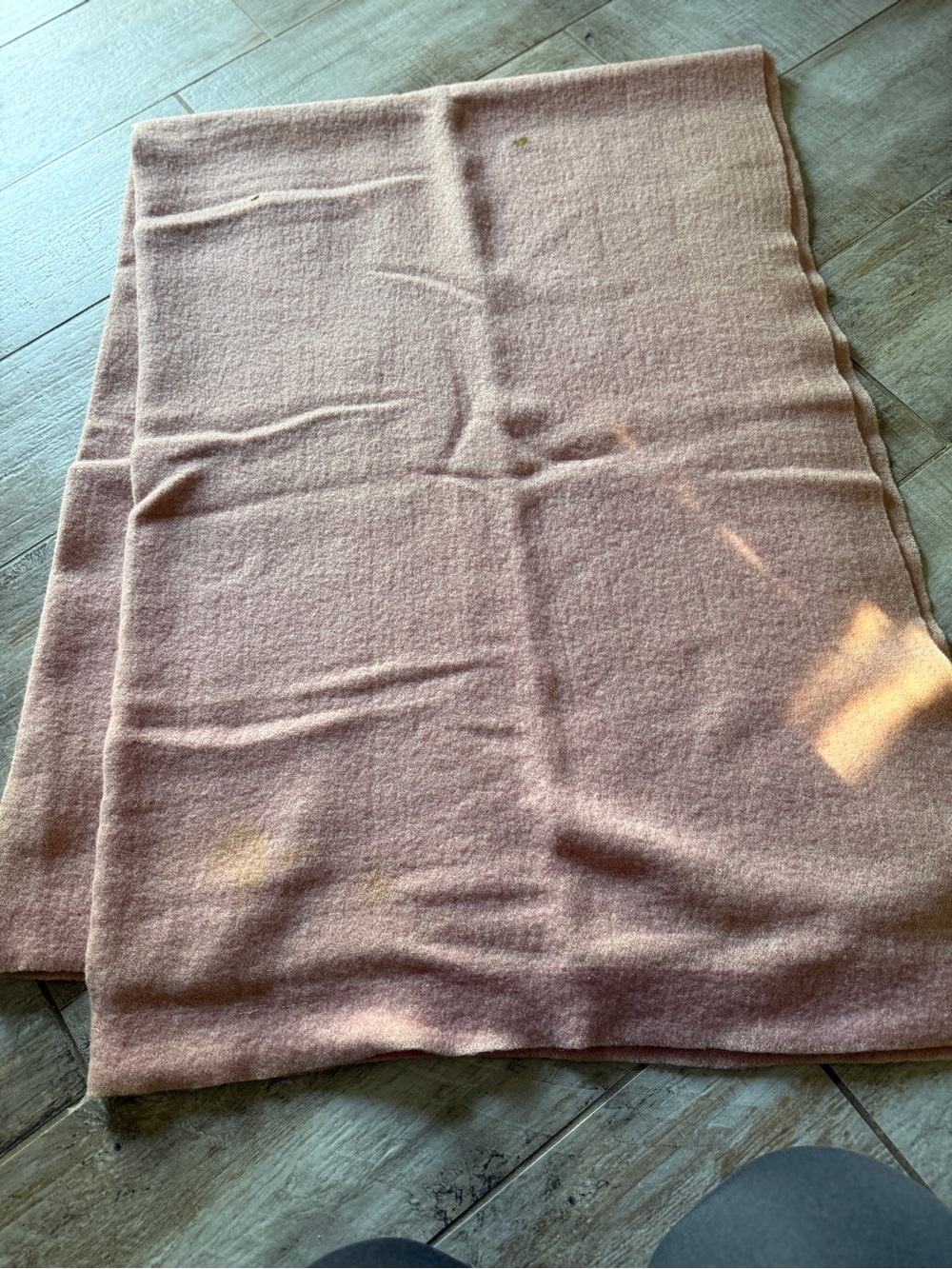 Vintage Wool Blush Blanket - Picture 3 of 7